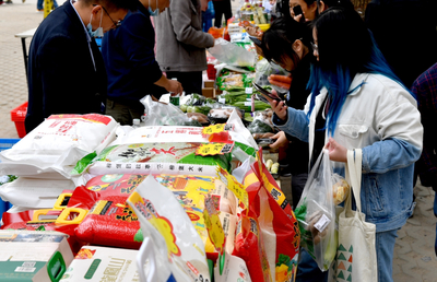 南工大食堂開設(shè)‘消費(fèi)扶貧’窗口，酒業(yè)助力脫貧攻堅(jiān)